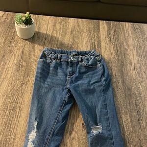 ✨Art class girls skinny ripped jeans✨